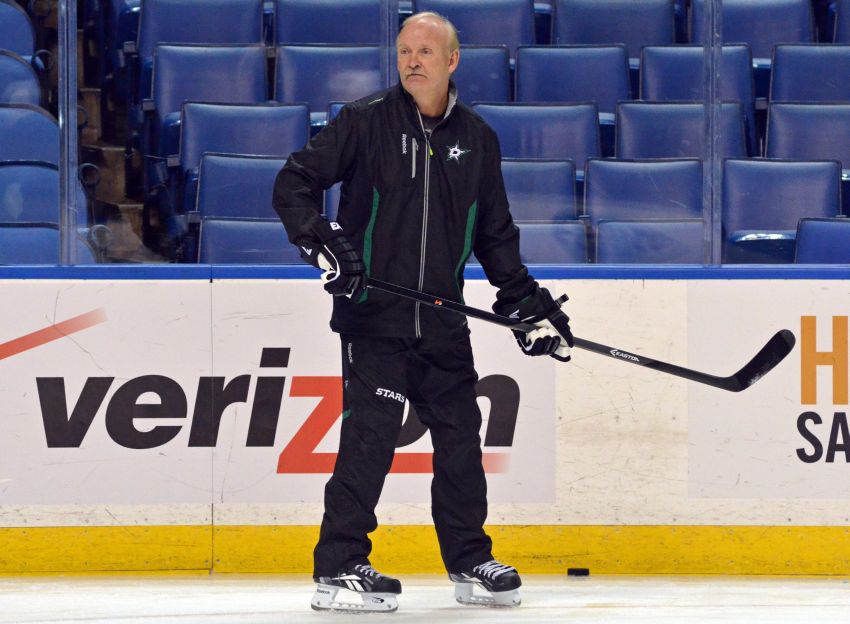Lindy Ruff forecasts better days for youthful Sabres, compares