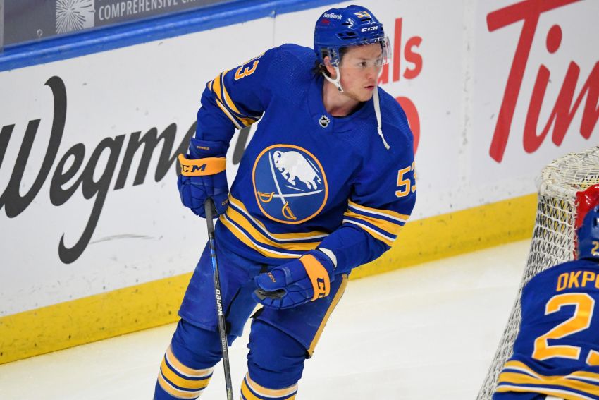 Jeff Skinner's two goals lead Sabres past Canadiens; eight wins in