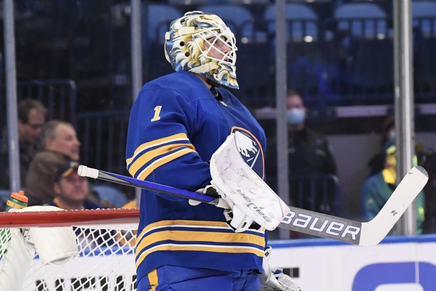 Bisons to wear Sabres' royal blue and gold for 'Hockey Night
